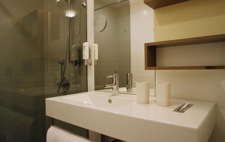 沐浴該選淋浴房還是浴缸更加好？